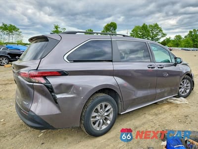 Trzecie zdjęcie samochodu z tyłu: 2022 TOYOTA SIENNA LE VIN:5TDKSKFC1NS055321 - miniatura