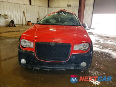 Piąte zdjęcie samochodu w środku: 2006 CHRYSLER 300C SRT-8 VIN:2C3KA73W06H219676 - miniatura