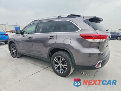 Drugie zdjęcie samochodu z przodu: 2019 TOYOTA HIGHLANDER LE VIN:5TDZARFH0KS053545 - miniatura