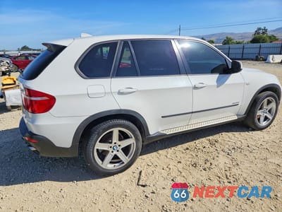 Trzecie zdjęcie samochodu z tyłu: 2010 BMW X5 M VIN:5UXFE4C53AL382551 - miniatura