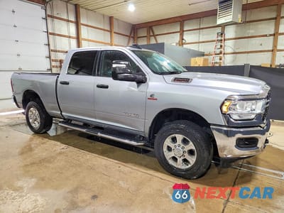 Czwarte zdjęcie samochodu z boku: 2024 RAM 2500 BIG HORN VIN:3C6UR5DL4RG296245 - miniatura