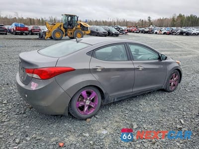 Trzecie zdjęcie samochodu z tyłu: 2013 HYUNDAI ELANTRA GLS VIN:5NPDH4AE6DH154278 - miniatura