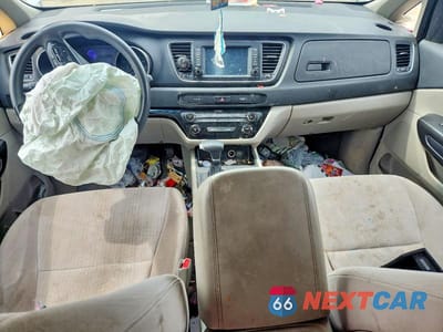 Zdjęcie 8 z 13 samochodu: 2021 KIA SEDONA LX VIN:KNDMB5C14M6665354 - miniatura
