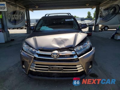 Piąte zdjęcie samochodu w środku: 2017 TOYOTA HIGHLANDER HYBRID LIMITED PLATINUM VIN:5TDDGRFH3HS036532 - miniatura
