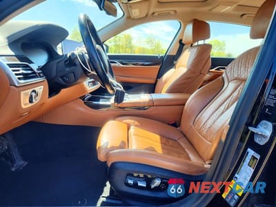 Zdjęcie 7 z 12 samochodu: 2020 BMW 745XE VIN:WBA7W4C08LBM70489 - miniatura