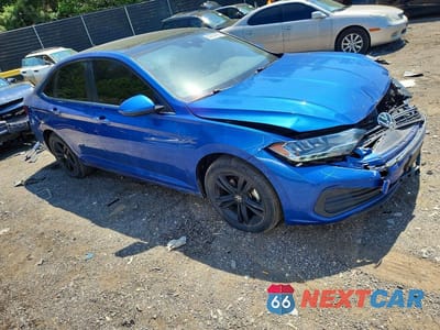 Czwarte zdjęcie samochodu z boku: 2024 VOLKSWAGEN JETTA SE VIN:3VW7M7BU6RM004086 - miniatura