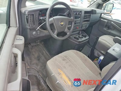 Zdjęcie 8 z 13 samochodu: 2017 CHEVROLET EXPRESS G2500 VIN:1GCWGAFF9H1244923 - miniatura