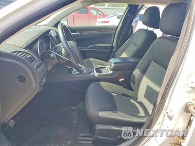 Zdjęcie 7 z 12 samochodu: 2019 CHRYSLER 300 TOURING VIN:2C3CCAAG7KH568738 - miniatura