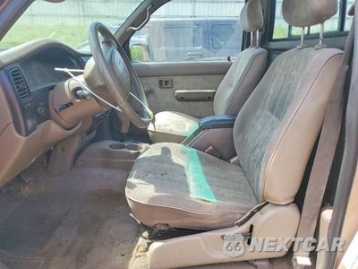 Zdjęcie 7 z 13 samochodu: 2000 TOYOTA TACOMA PRERUNNER VIN:4TANM92NXYZ670715 - miniatura