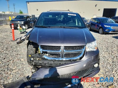 Piąte zdjęcie samochodu w środku: 2017 DODGE GRAND CARAVAN SXT VIN:2C4RDGCGXHR857103 - miniatura