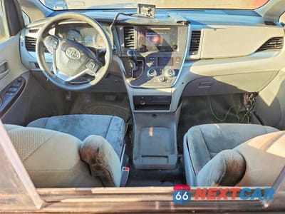 Zdjęcie 8 z 13 samochodu: 2017 TOYOTA SIENNA L 7-PASSENGER VIN:5TDZZ3DC1HS856239 - miniatura