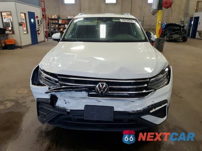 Piąte zdjęcie samochodu w środku: 2024 VOLKSWAGEN TIGUAN SE VIN:3VVMB7AX2RM063029 - miniatura