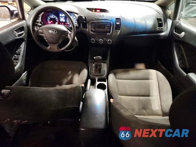 Zdjęcie 8 z 12 samochodu: 2018 KIA FORTE LX VIN:3KPFK4A77JE209641 - miniatura