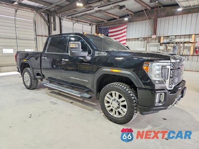 Czwarte zdjęcie samochodu z boku: 2022 GMC SIERRA K2500 DENALI VIN:1GT49REY7NF104466 - miniatura