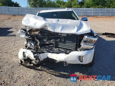 Piąte zdjęcie samochodu w środku: 2017 CHEVROLET SILVERADO K1500 HIGH COUNTRY VIN:3GCUKTEJ7HG352191 - miniatura