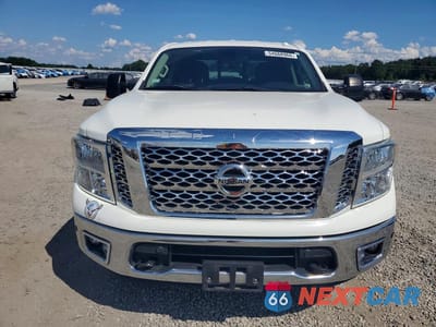 Piąte zdjęcie samochodu w środku: 2017 NISSAN TITAN S VIN:1N6AA1E66HN531347 - miniatura