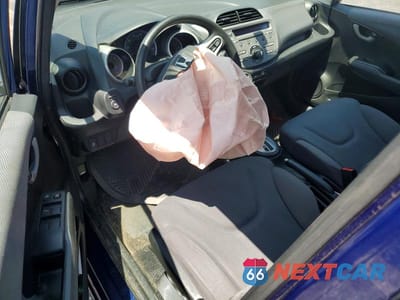 Zdjęcie 8 z 13 samochodu: 2012 HONDA FIT VIN:JHMGE8H39CC030029 - miniatura