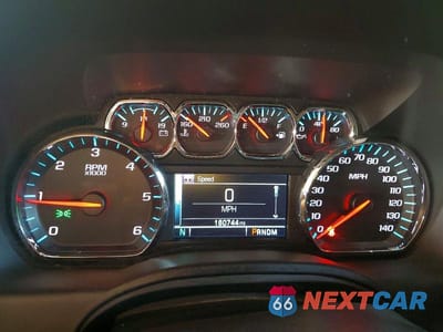 Zdjęcie 9 z 13 samochodu: 2015 CHEVROLET SUBURBAN C1500 LT VIN:1GNSCJKC2FR279282 - miniatura