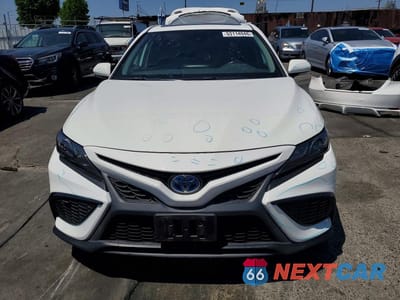 Piąte zdjęcie samochodu w środku: 2024 TOYOTA CAMRY HYBRID SE VIN:4T1S31AK2RU077489 - miniatura