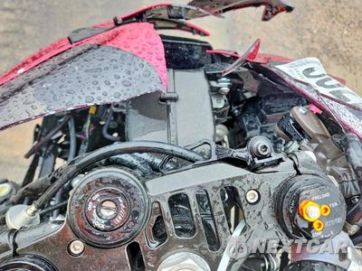 Zdjęcie 7 z 10 samochodu: 2024 YAMAHA YZFR1 VIN:JYARN66E9RA004534 - miniatura