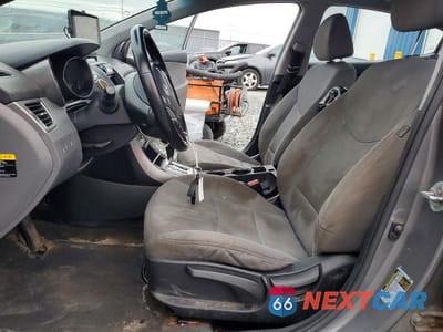 Zdjęcie 7 z 12 samochodu: 2013 HYUNDAI ELANTRA GLS VIN:5NPDH4AE6DH154278 - miniatura