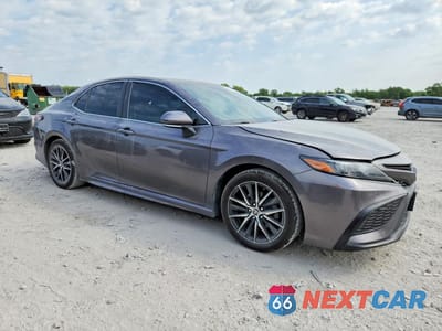 Czwarte zdjęcie samochodu z boku: 2024 TOYOTA CAMRY SE VIN:4T1G11AKXRU871328 - miniatura