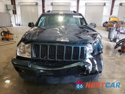 Piąte zdjęcie samochodu w środku: 2005 JEEP GRAND CHEROKEE LAREDO VIN:1J4GR48K85C591678 - miniatura
