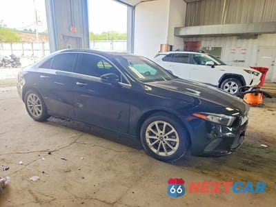 Czwarte zdjęcie samochodu z boku: 2019 MERCEDES-BENZ A 220 4MATIC VIN:WDD3G4FB2KW001732 - miniatura