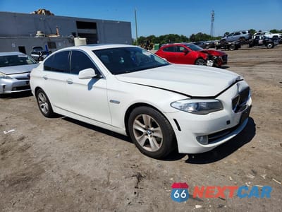 Czwarte zdjęcie samochodu z boku: 2013 BMW 528 I VIN:WBAXG5C51DDY36782 - miniatura