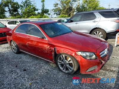 Czwarte zdjęcie samochodu z boku: 2018 MERCEDES-BENZ C 300 VIN:55SWF4JB6JU255172 - miniatura