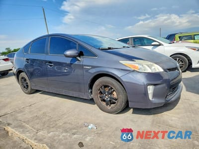 Czwarte zdjęcie samochodu z boku: 2015 TOYOTA PRIUS TWO VIN:JTDKN3DU2F0448435 - miniatura