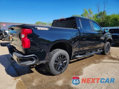 Trzecie zdjęcie samochodu z tyłu: 2025 CHEVROLET SILVERADO K1500 LT TRAIL BOSS VIN:3GCUKFED6SG201037 - miniatura