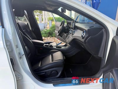 Piąte zdjęcie samochodu w środku: 2016 MERCEDES-BENZ GLA 250 VIN:WDCTG4EBXGJ256753 - miniatura