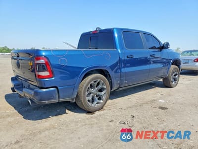 Trzecie zdjęcie samochodu z tyłu: 2021 RAM 1500 LIMITED VIN:1C6RREHT3MN709336 - miniatura