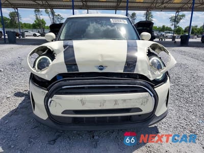 Piąte zdjęcie samochodu w środku: 2022 MINI COOPER VIN:WMW33DH01N2R94778 - miniatura