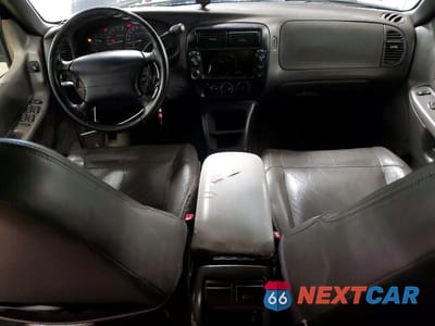 Zdjęcie 8 z 13 samochodu: 2000 FORD EXPLORER XLT VIN:1FMZU73E9YZC09462 - miniatura