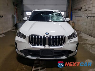 Piąte zdjęcie samochodu w środku: 2026 BMW X1 XDRIVE28I VIN:WBX73EF0XT5628023 - miniatura
