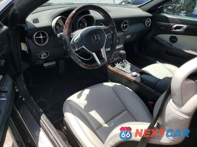 Zdjęcie 8 z 13 samochodu: 2013 MERCEDES-BENZ SLK 350 VIN:WDDPK5HA2DF068750 - miniatura