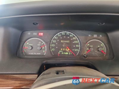 Zdjęcie 9 z 12 samochodu: 2005 FORD CROWN VICTORIA LX VIN:2FAFP74WX5X113031 - miniatura
