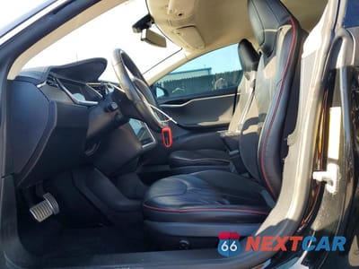 Zdjęcie 7 z 13 samochodu: 2013 TESLA MODEL S VIN:5YJSA1CP4DFP06951 - miniatura