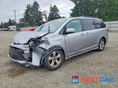 2018 TOYOTA SIENNA LE 5TDKZ3DC1JS904751 - główne zdjęcie licytacji z USA - miniatura