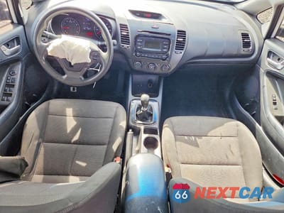 Zdjęcie 8 z 12 samochodu: 2017 KIA FORTE LX VIN:3KPFK4A74HE069526 - miniatura