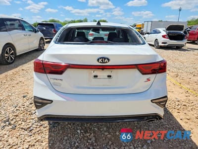 Zdjęcie 6 z 12 samochodu: 2019 KIA FORTE S VIN:3KPF34AD1KE017636 - miniatura