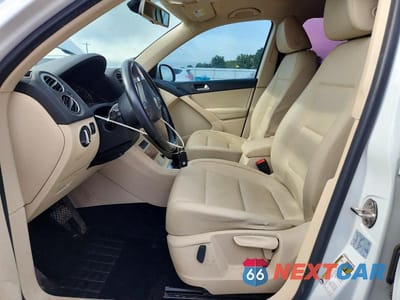Zdjęcie 7 z 12 samochodu: 2017 VOLKSWAGEN TIGUAN S VIN:WVGAV7AX8HK027467 - miniatura