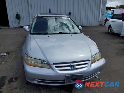 Piąte zdjęcie samochodu w środku: 2002 HONDA ACCORD SE VIN:1HGCG56742A120036 - miniatura
