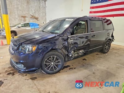 2011 DODGE GRAND CARAVAN CREW 2D4RN5DG0BR606360 - główne zdjęcie licytacji z USA - miniatura