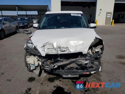 Piąte zdjęcie samochodu w środku: 2013 KIA SOUL + VIN:KNDJT2A60D7511814 - miniatura