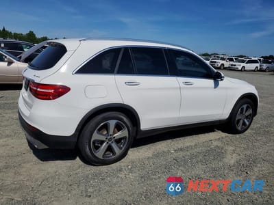 Trzecie zdjęcie samochodu z tyłu: 2018 MERCEDES-BENZ GLC 300 4MATIC VIN:WDC0G4KB8JV076114 - miniatura