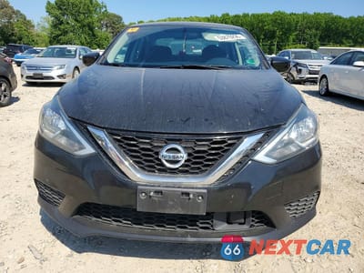 Piąte zdjęcie samochodu w środku: 2019 NISSAN SENTRA S VIN:3N1AB7AP1KY353829 - miniatura