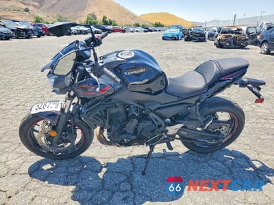 Trzecie zdjęcie samochodu z tyłu: 2025 KAWASAKI ER650 P VIN:ML5EREP14SDAD6883 - miniatura